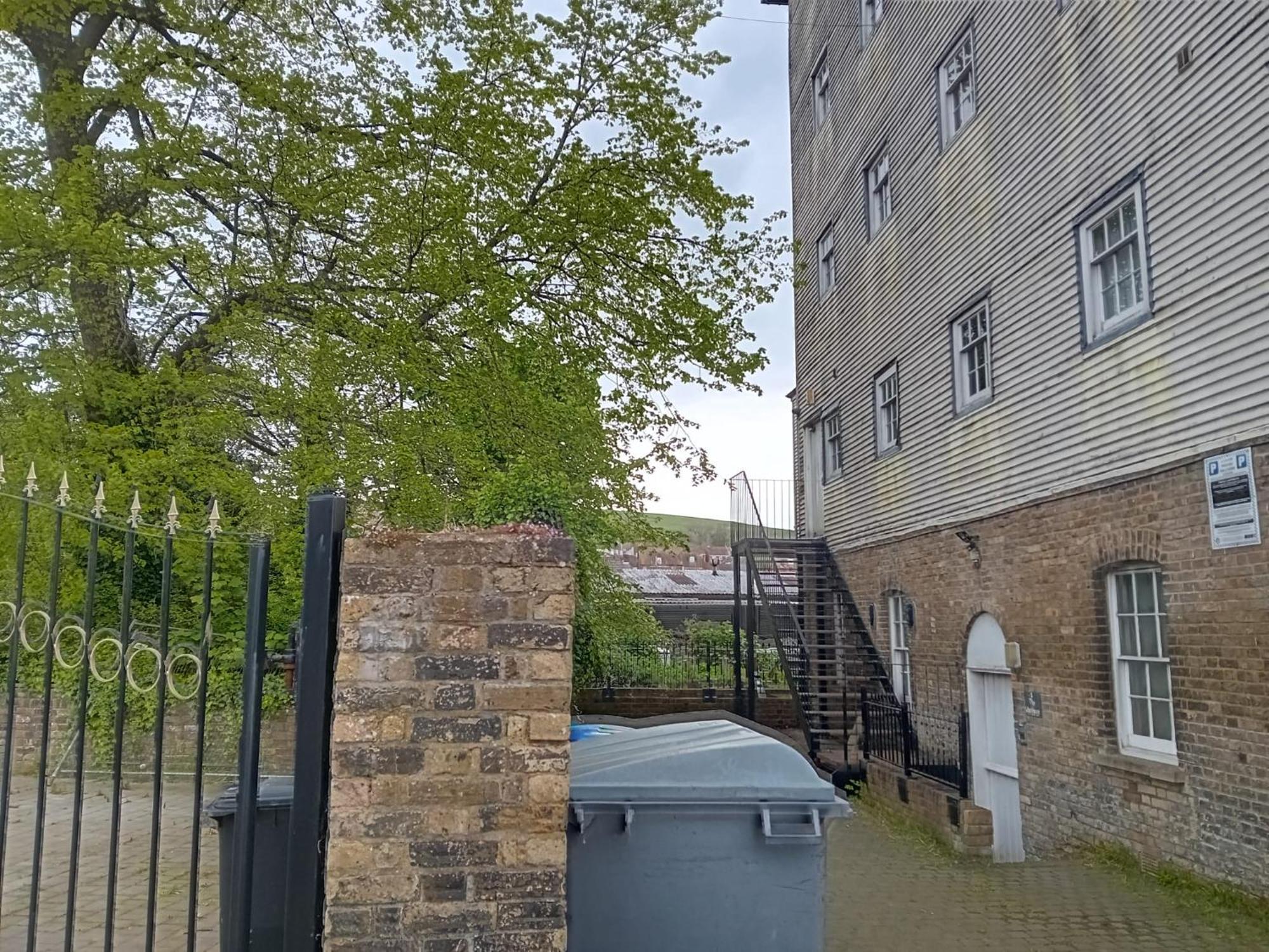 Apartment In Historic Mill, Near Dover Port מראה חיצוני תמונה
